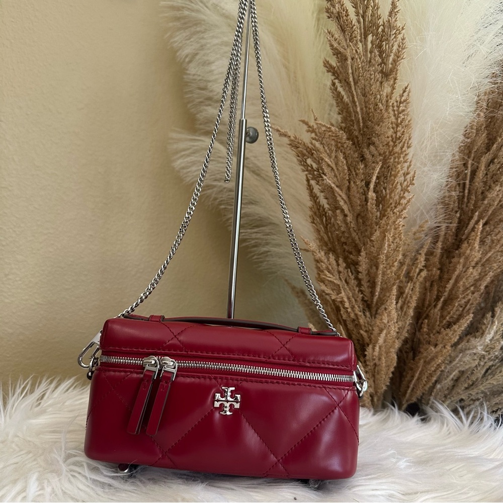 Tory Burch Kira Diamond Quilt East West Vanity Case